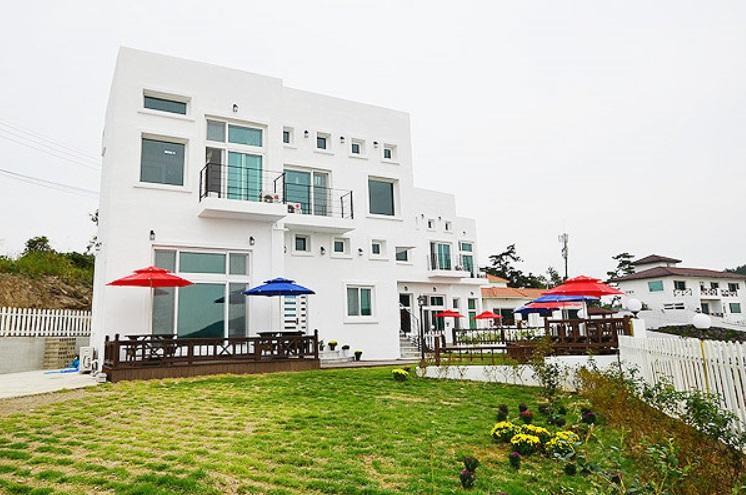 Sunmoon Pension Yeosu Exteriör bild